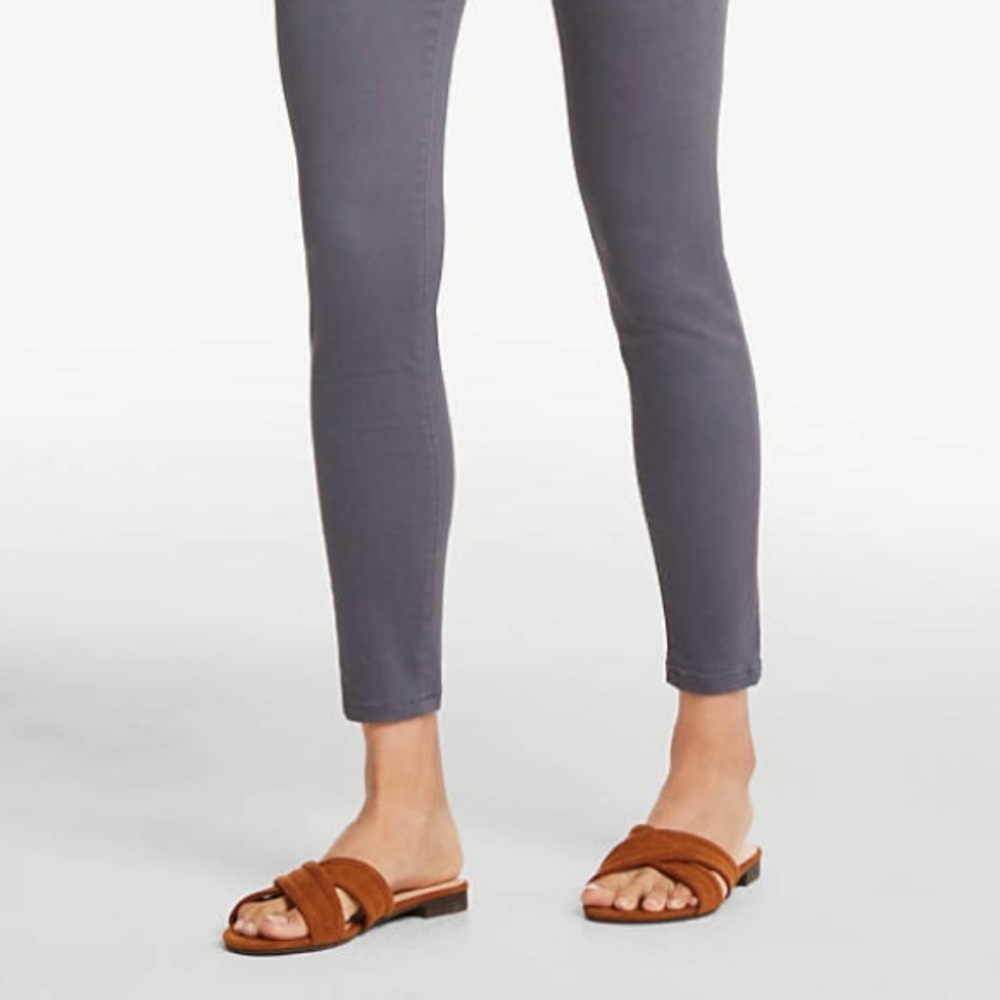 NWT • Ann Taylor Factory • CrissCross Sandals 👡